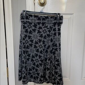 Max Studio Black and White Paisley Skirt